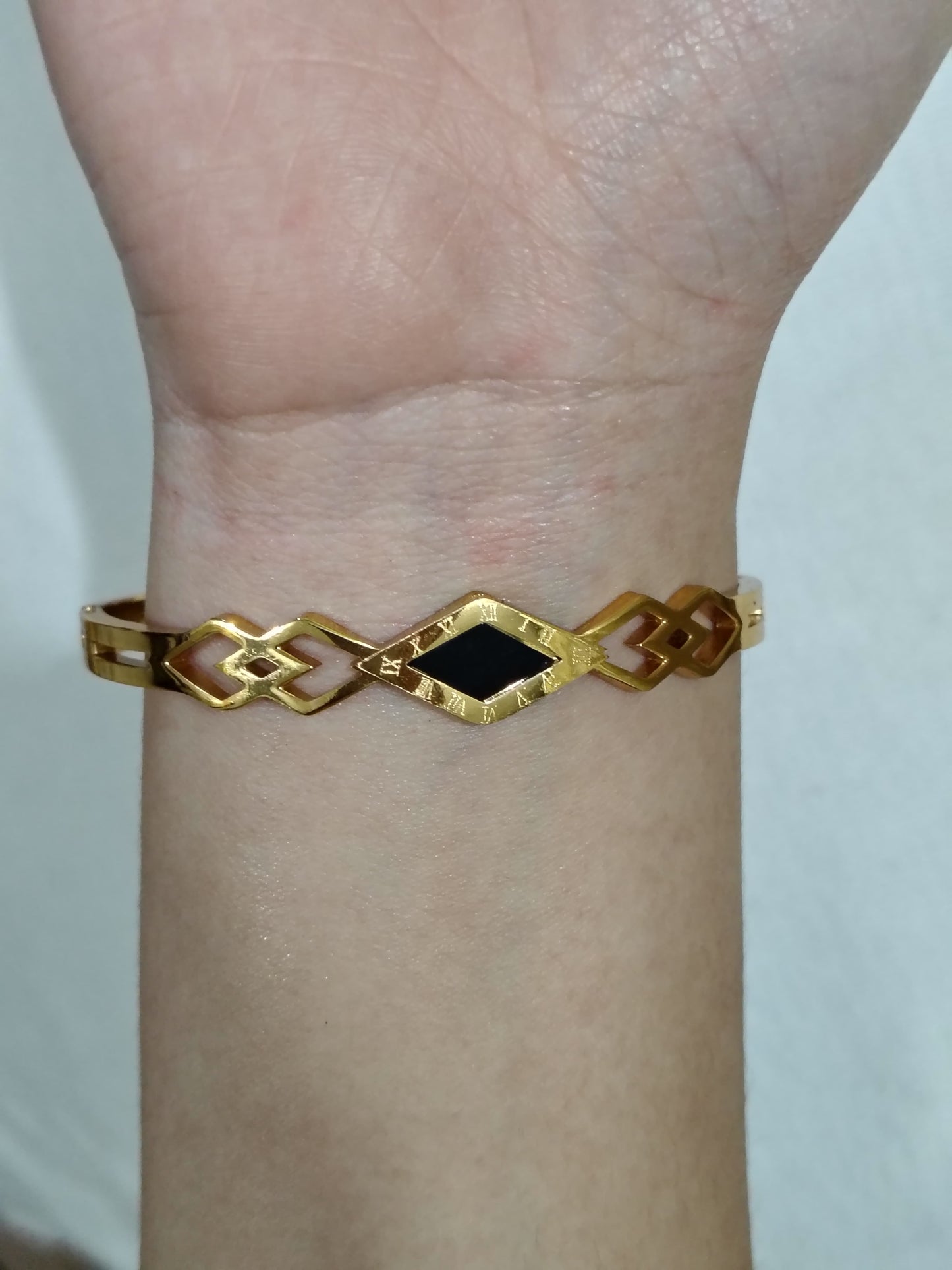 Antitarnish bracelet