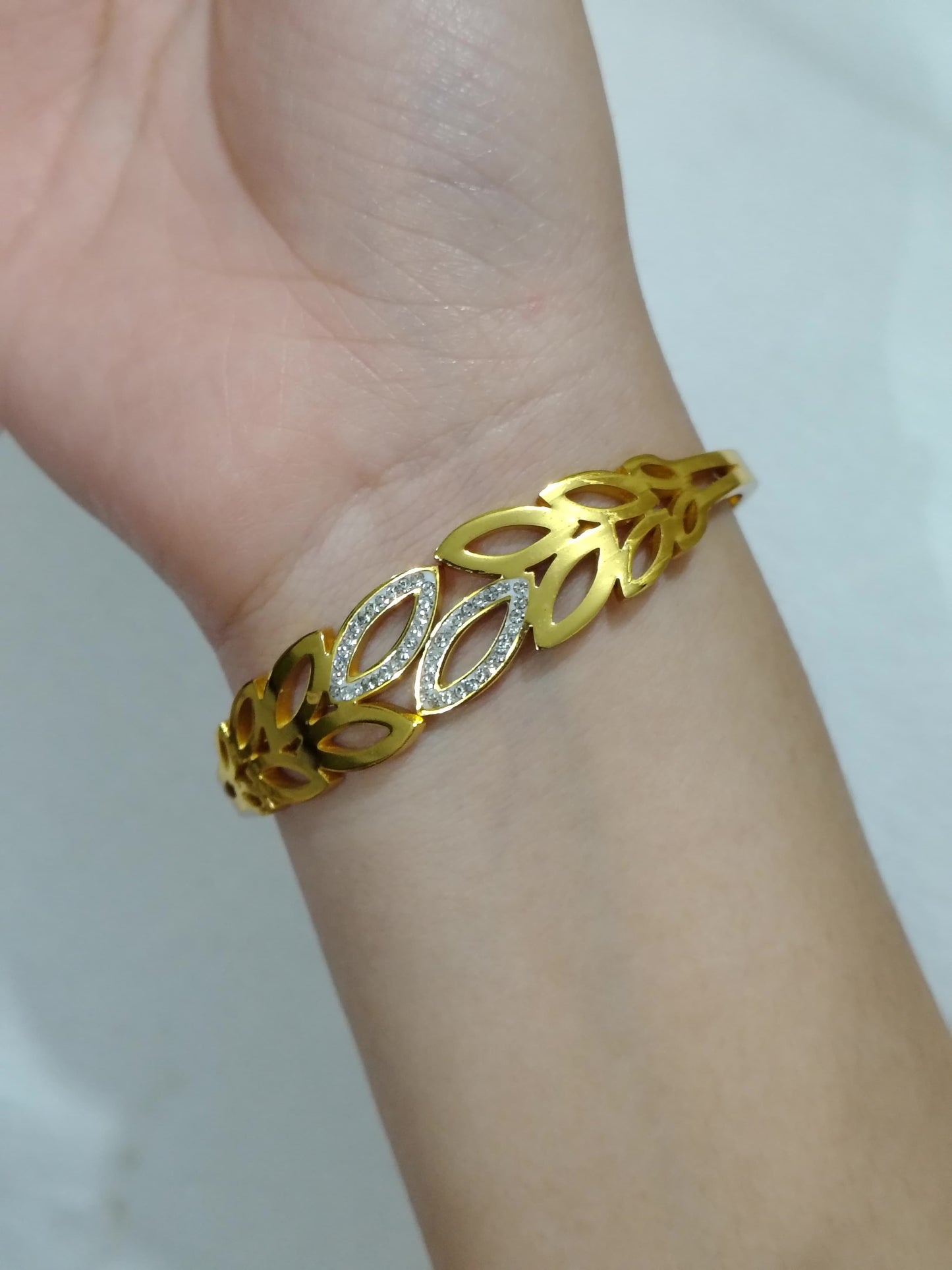 Antitarnish bracelet