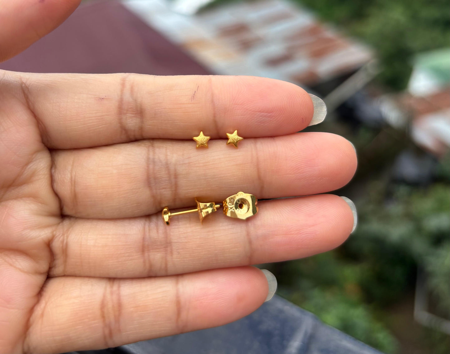 Antitarnish studs