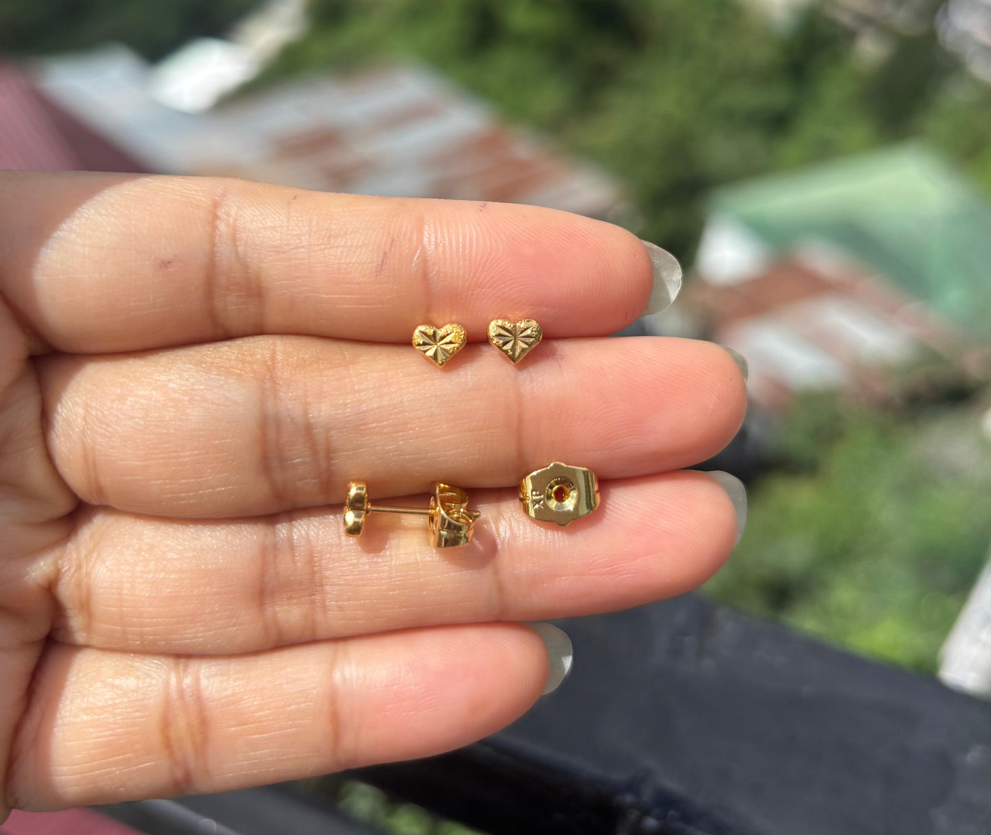 Antitarnish studs