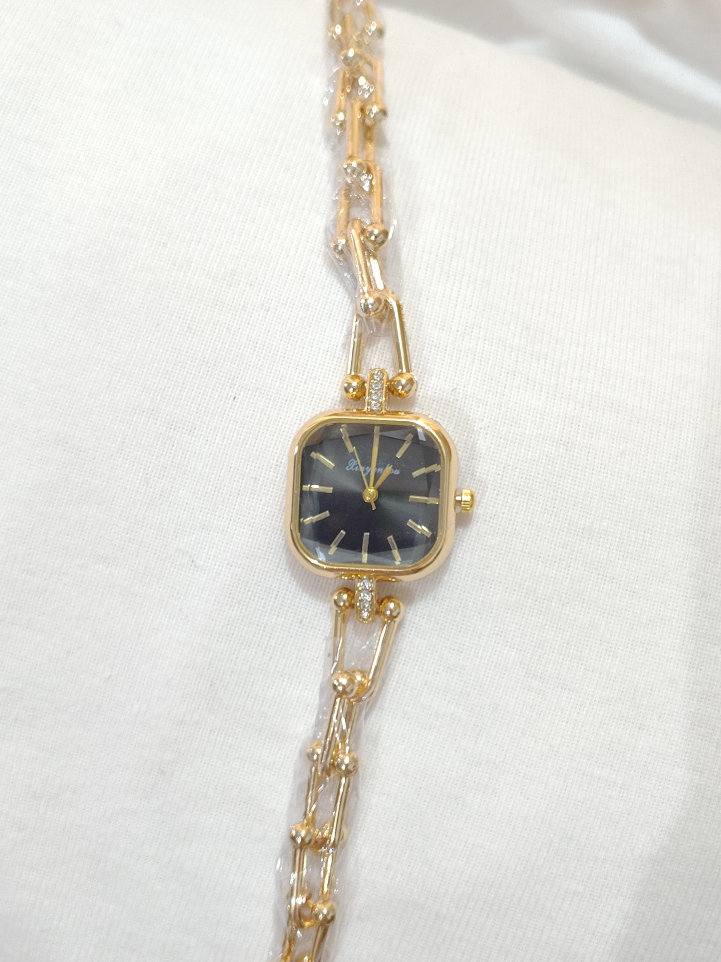Antitarnish watch