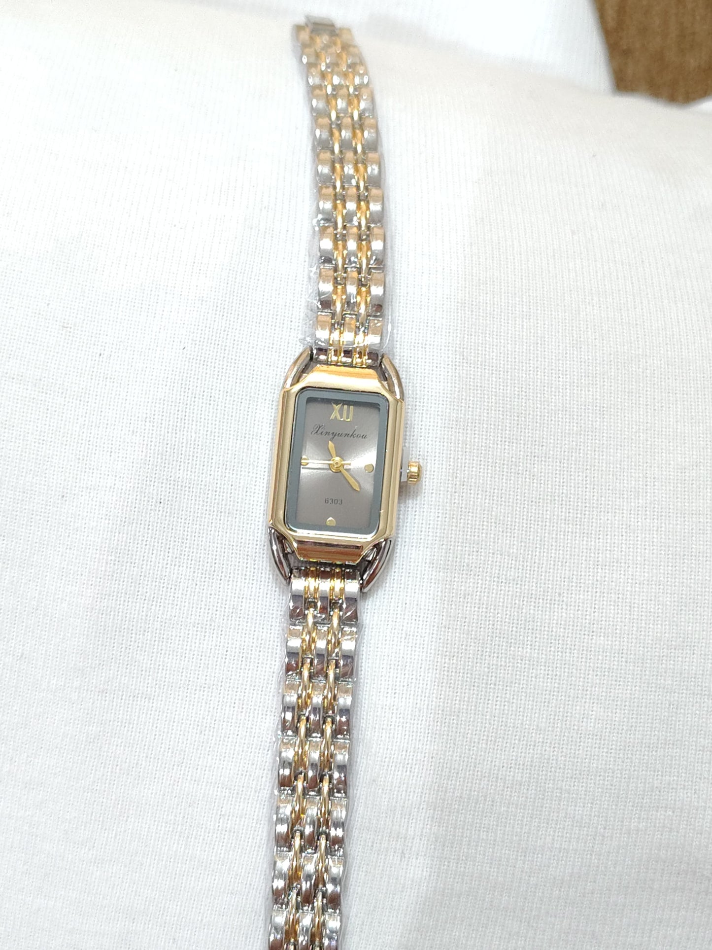 Antitarnish watch
