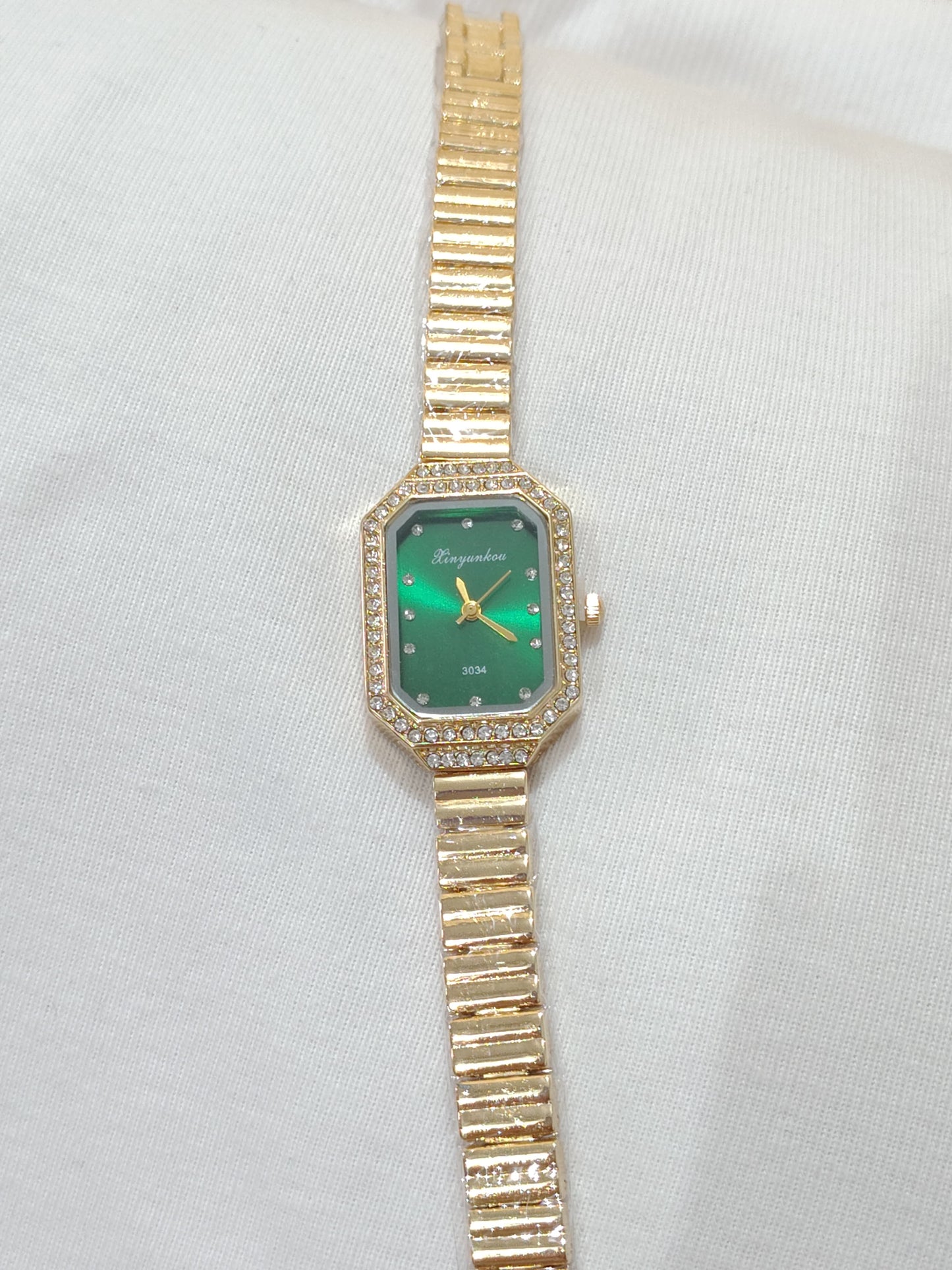 Antitarnish watch