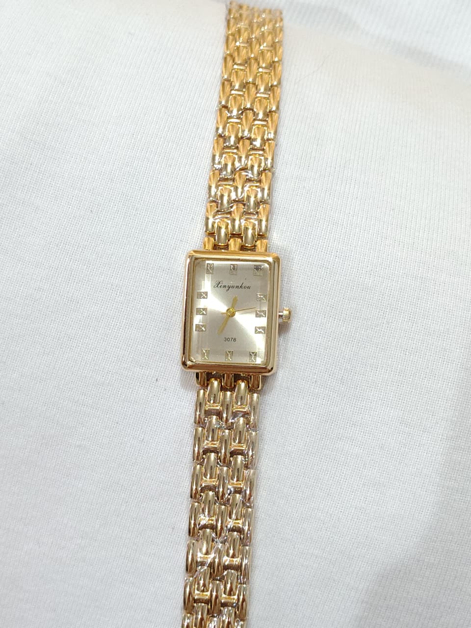 Antitarnish watch