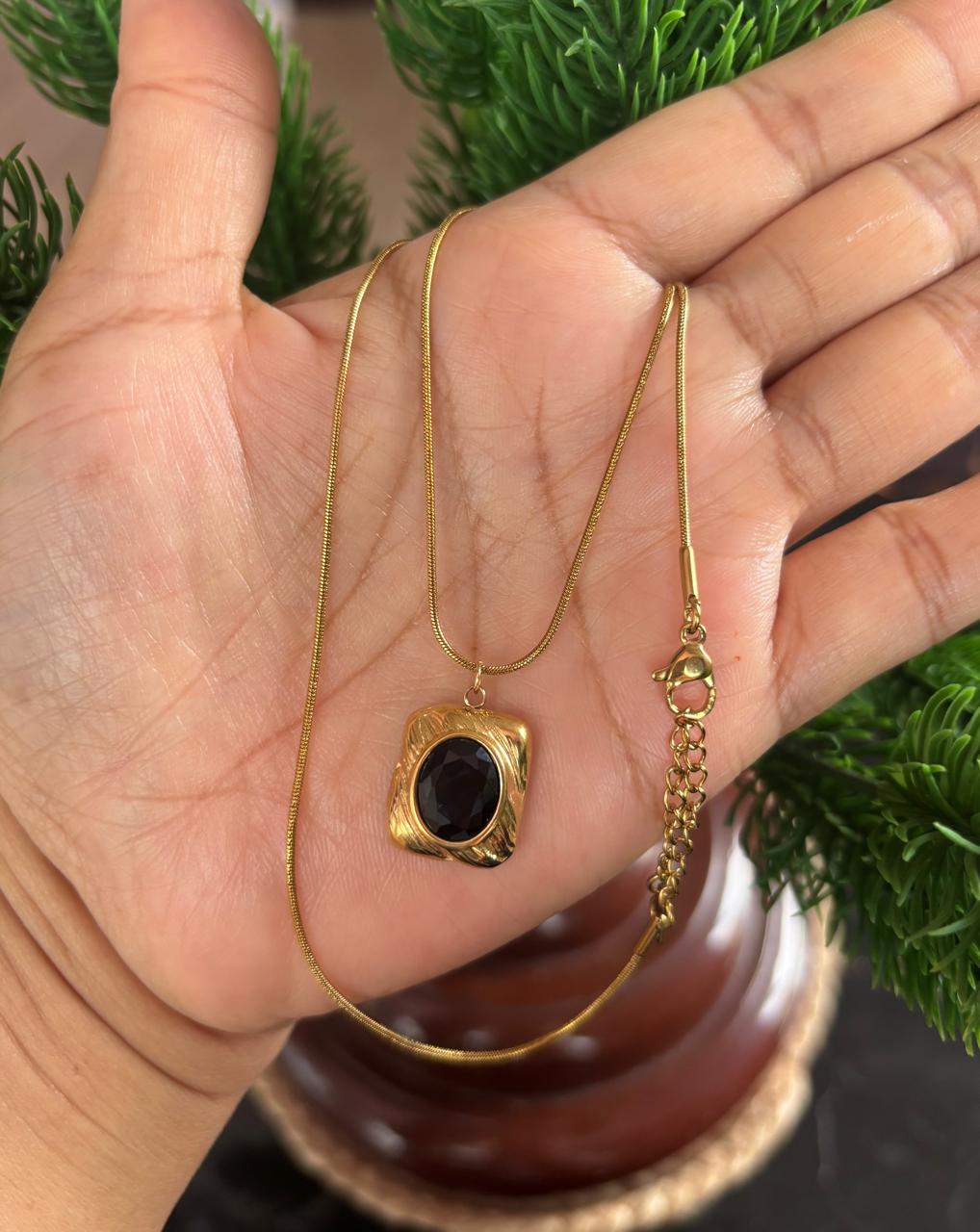 Antitarnish necklace with pendant