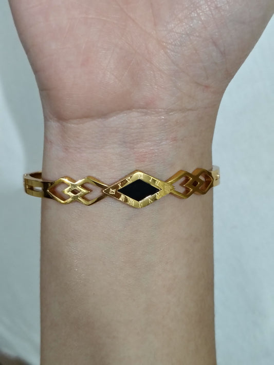 Antitarnish bracelet