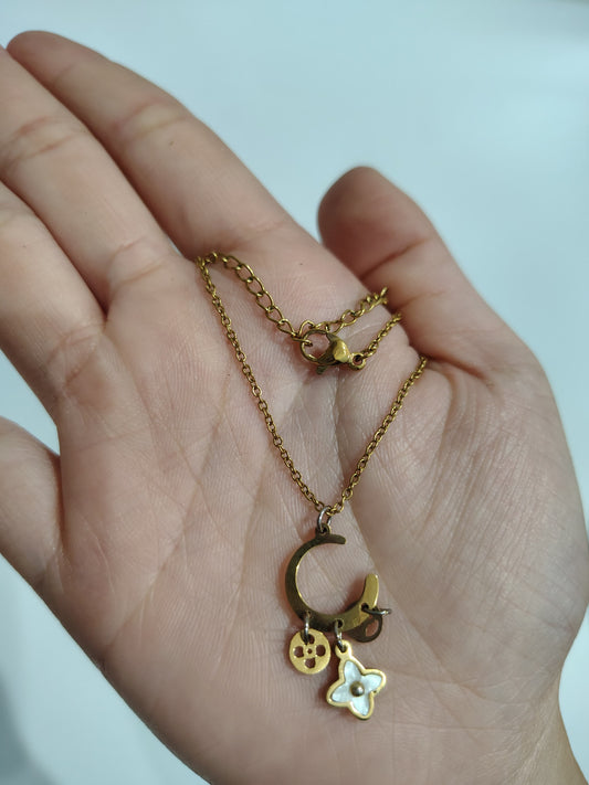 Antitarnish necklace with pendant