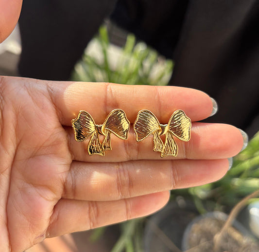 Antitarnish studs