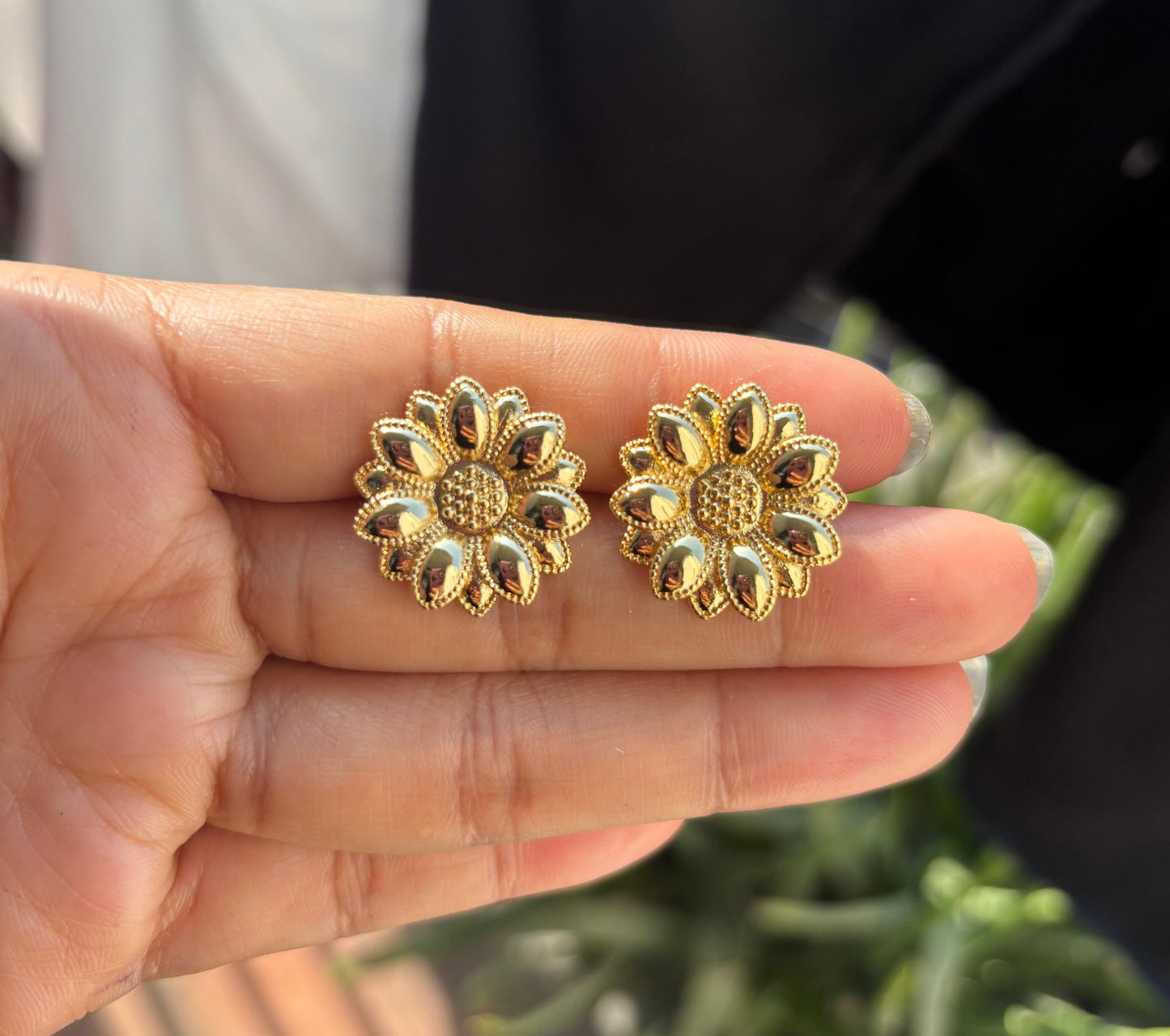 Antitarnish studs