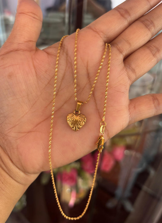 Antitarnish necklace