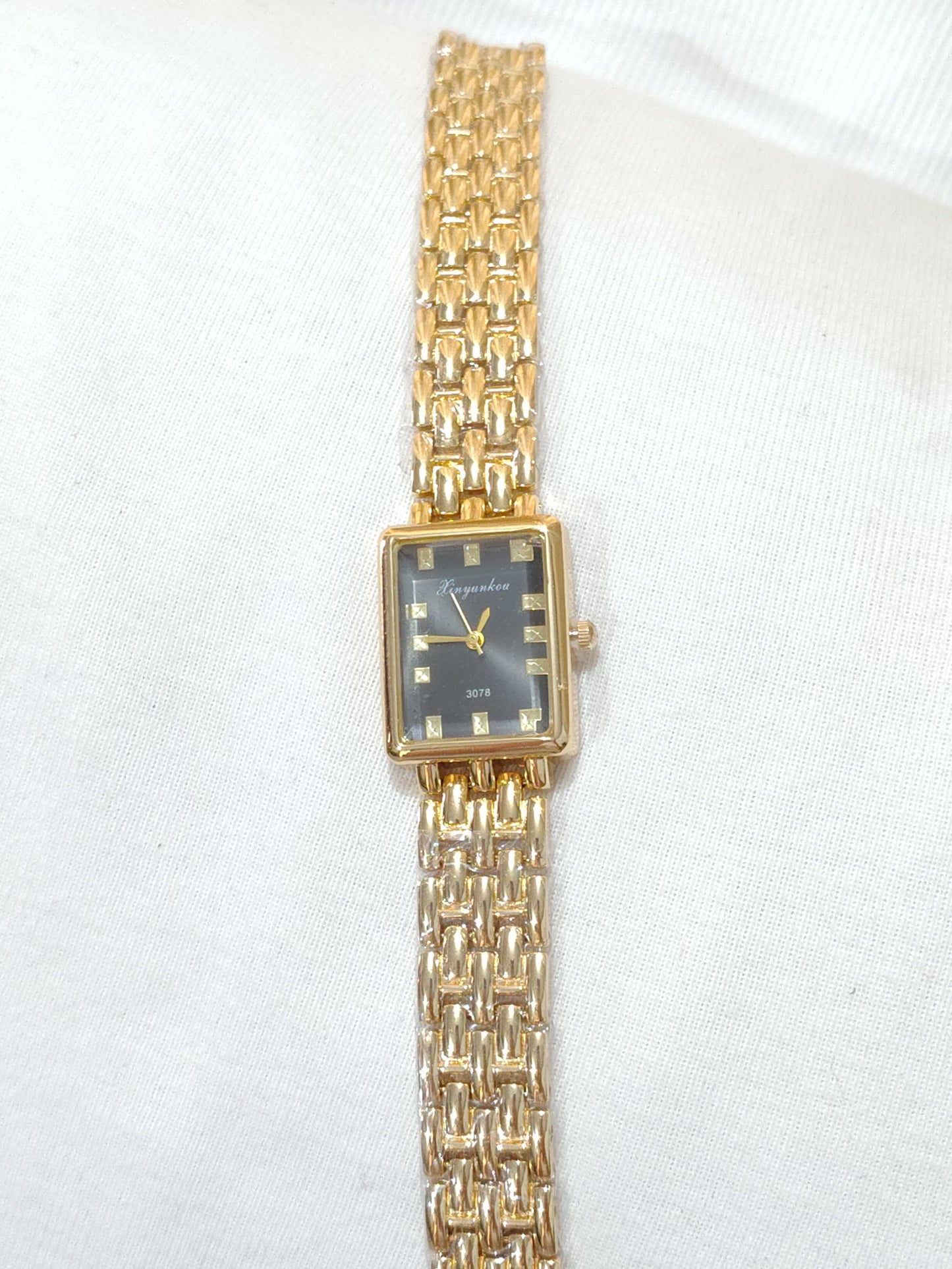 Antitarnish watch