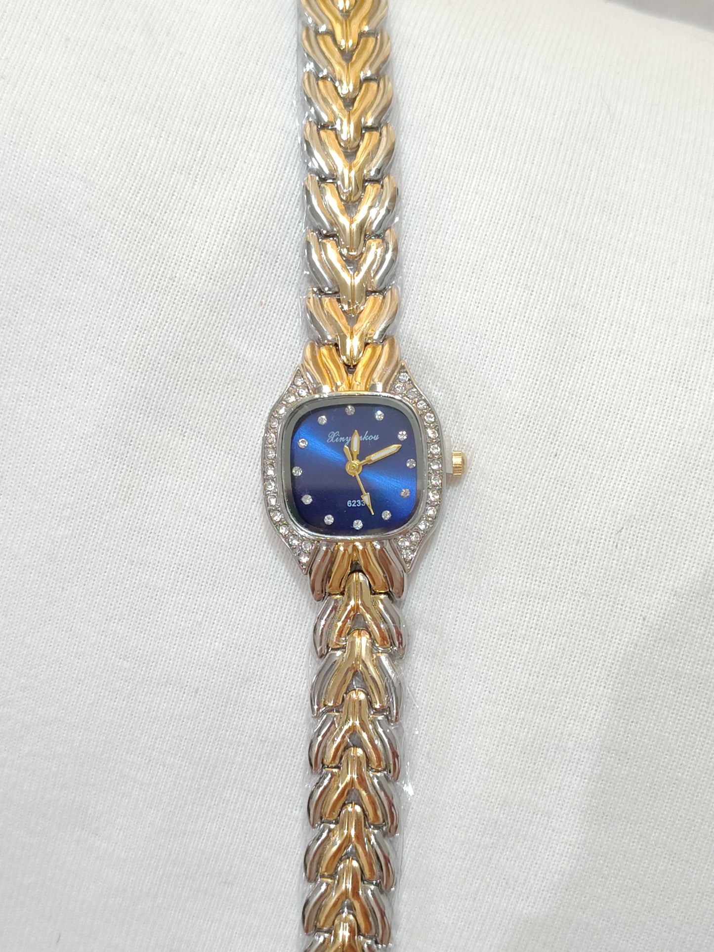 Antitarnish watch