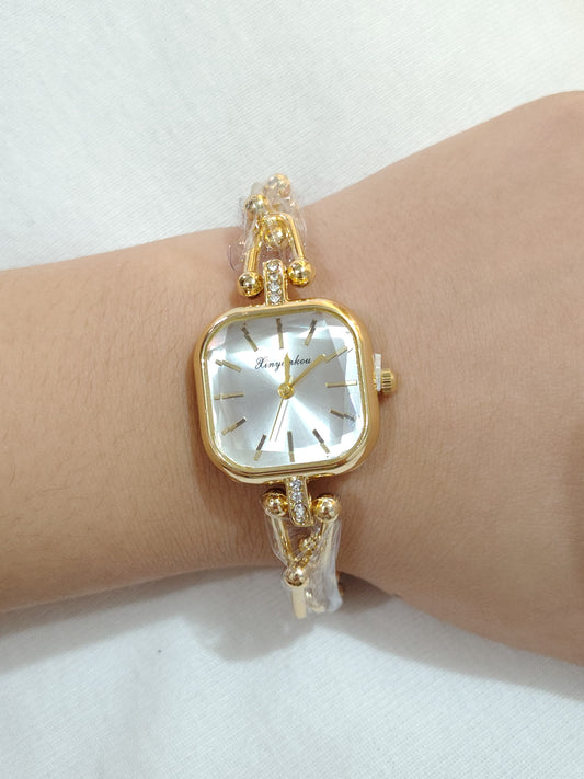 Antitarnish watch