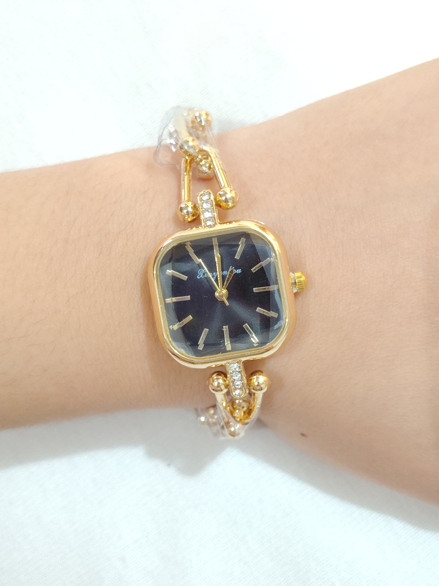 Antitarnish watch