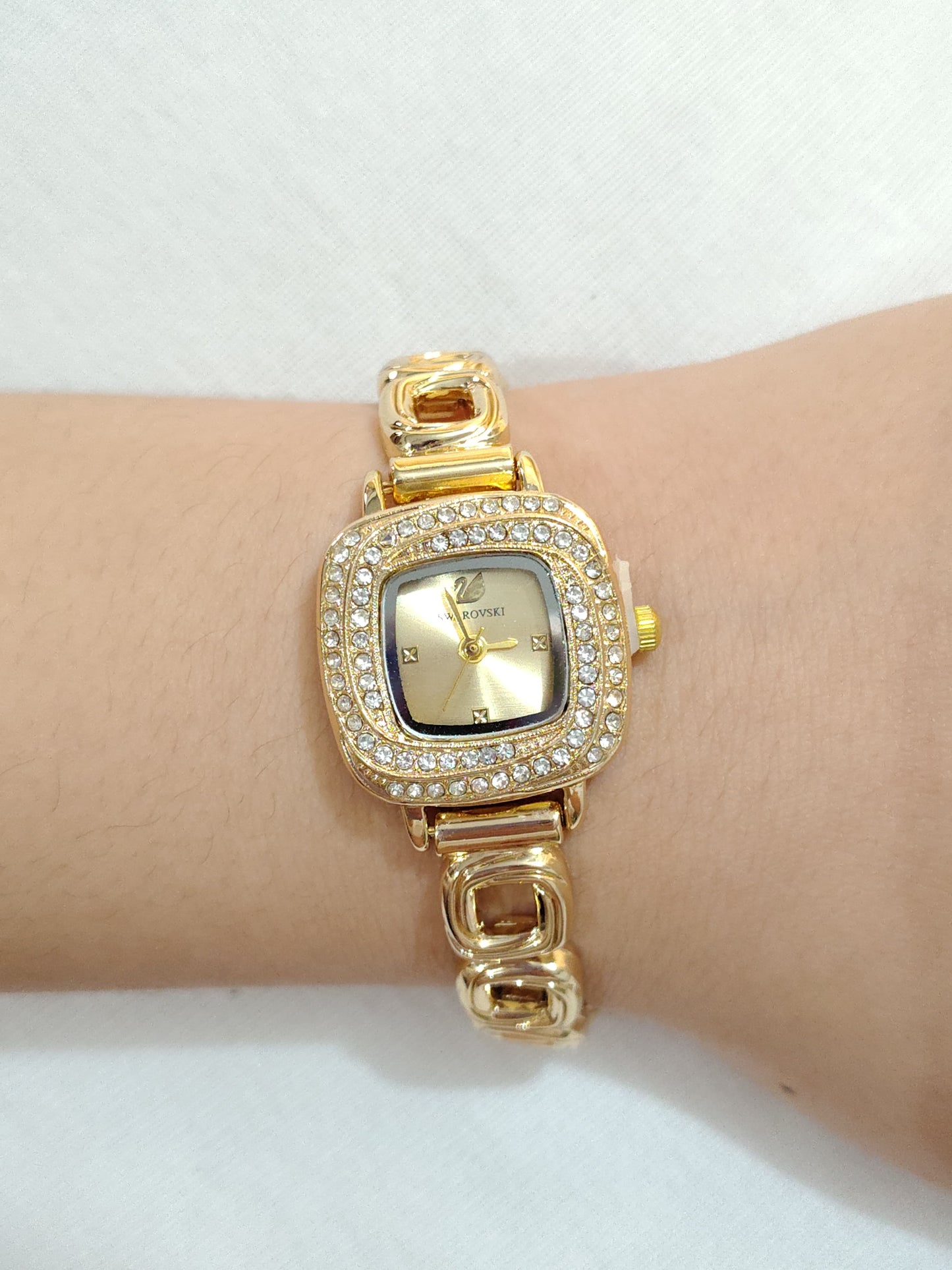 Antitarnish watch