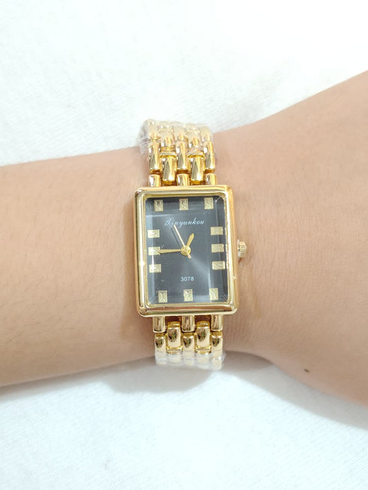 Antitarnish watch