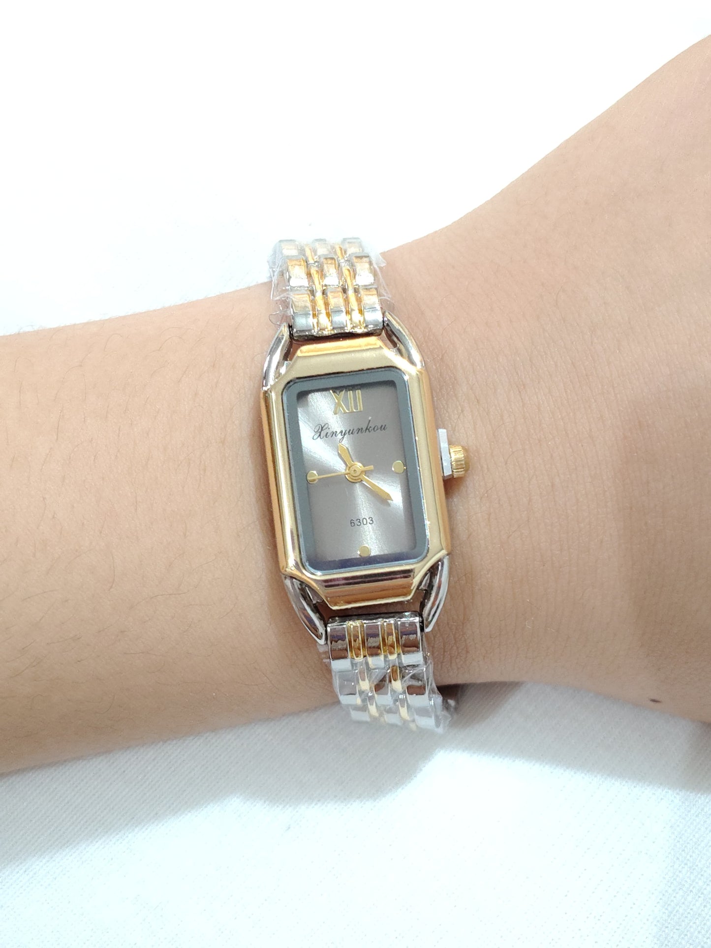 Antitarnish watch