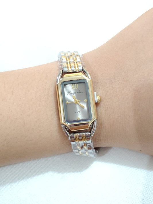 Antitarnish watch