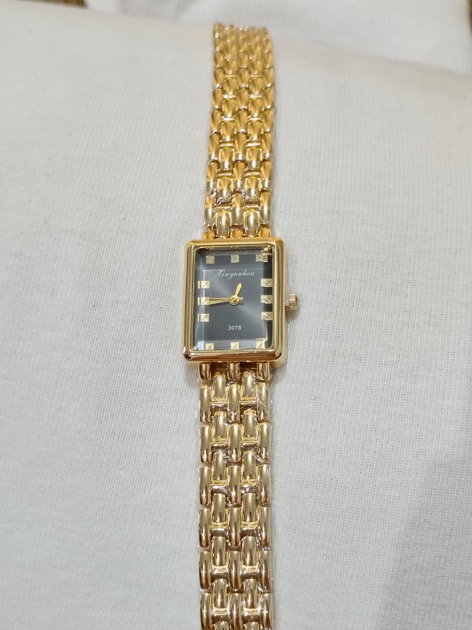 Antitarnish watch