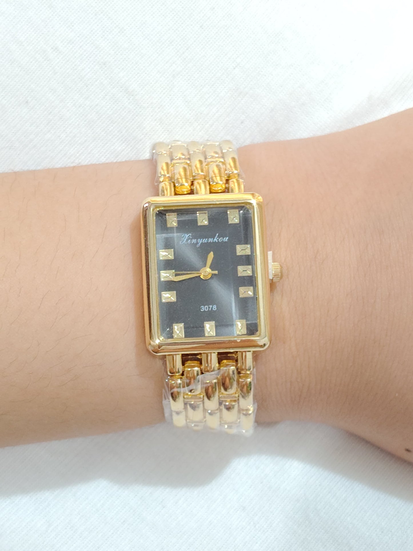 Antitarnish watch