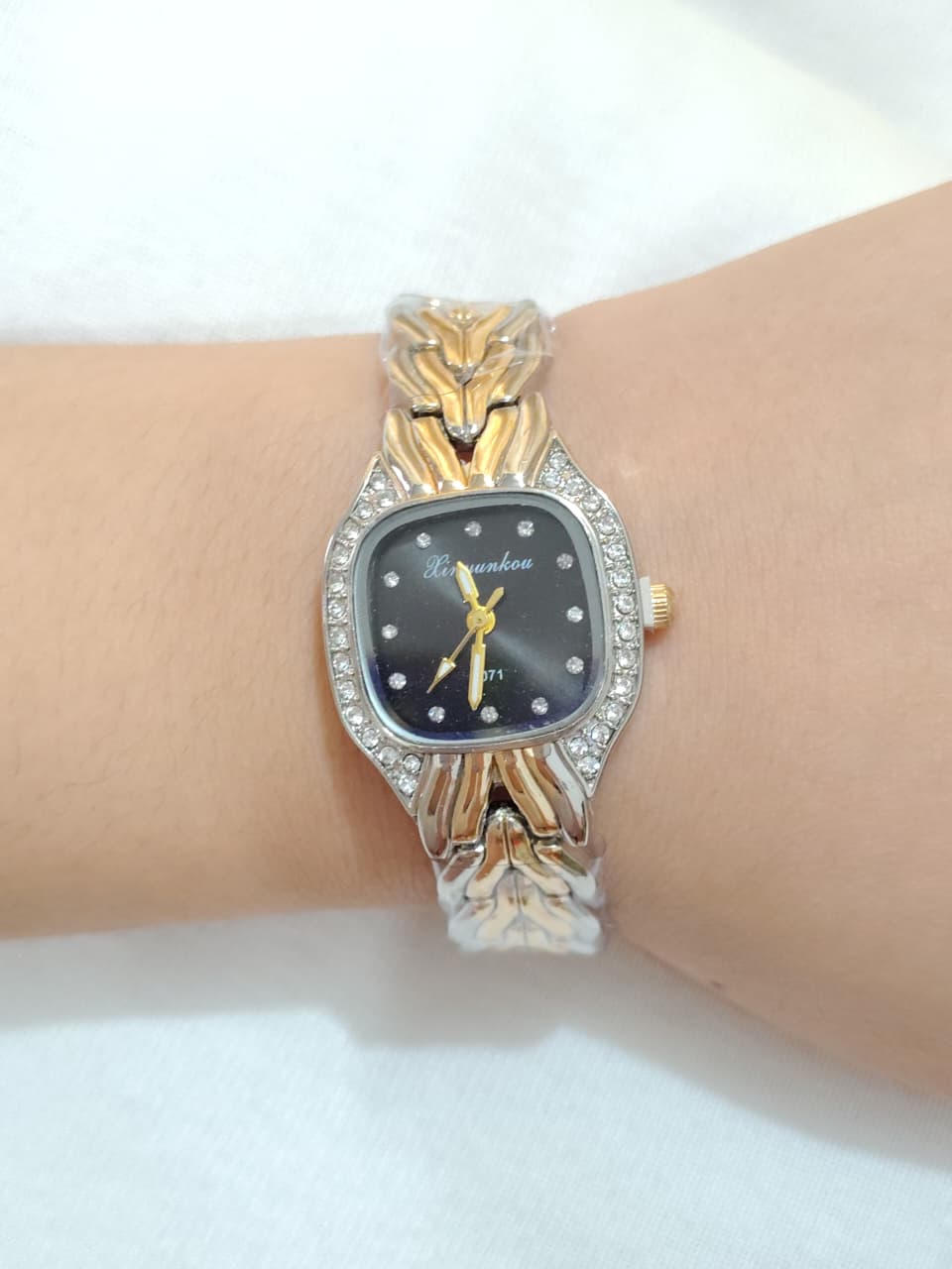 Antitarnish watch
