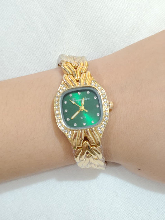 Antitarnish watch