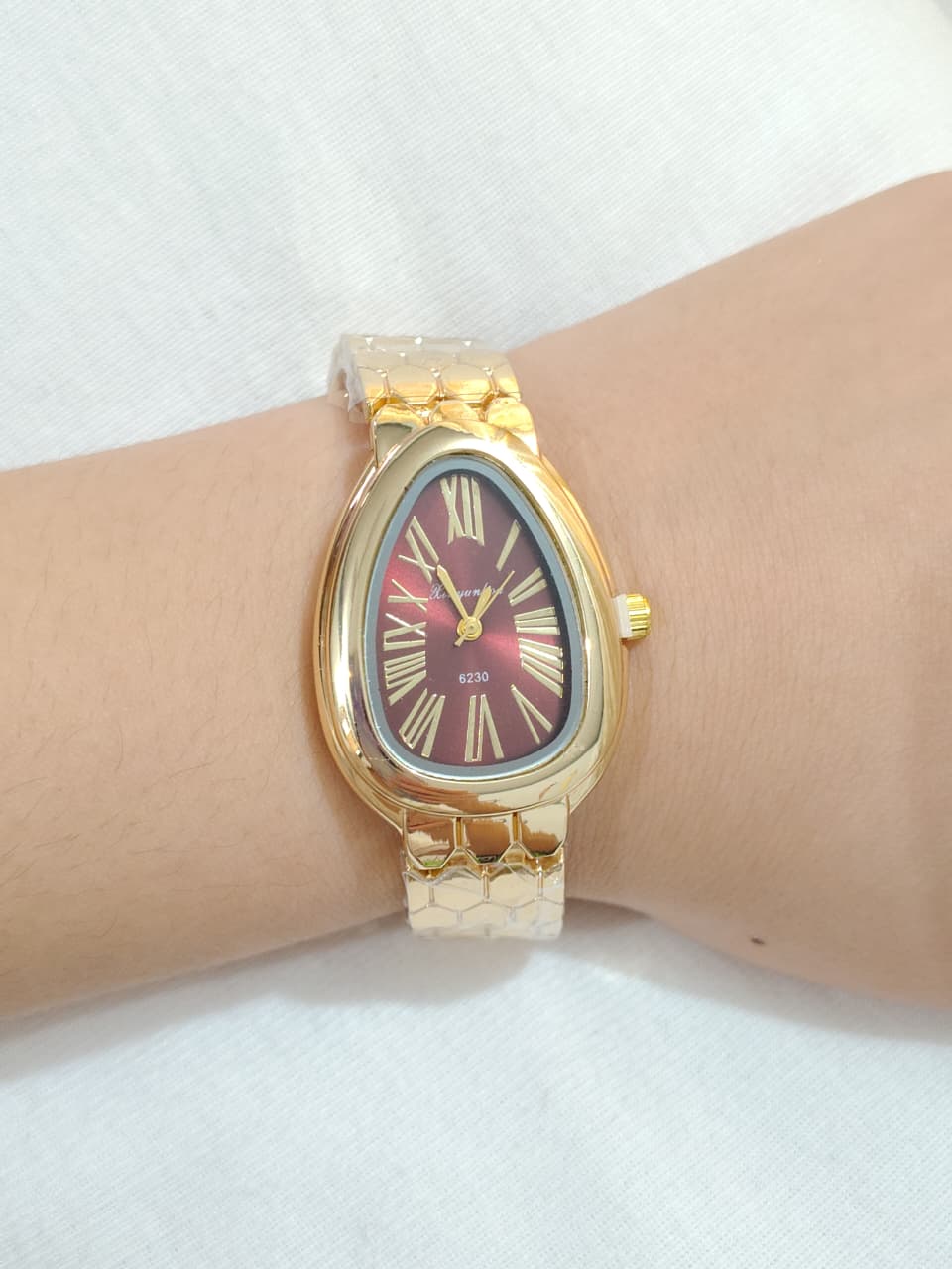 Antitarnish watch
