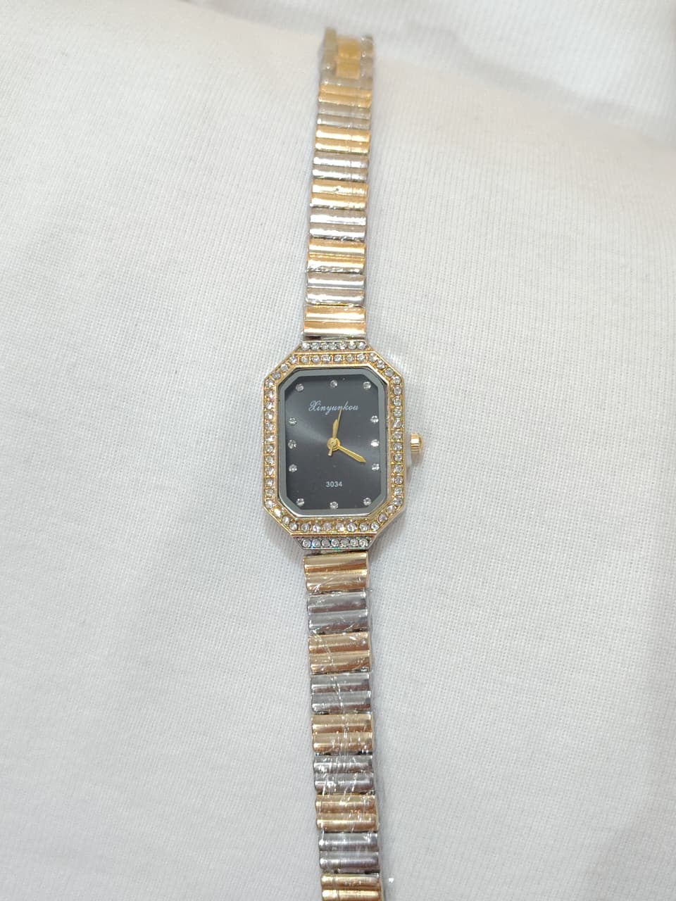 Antitarnish watch